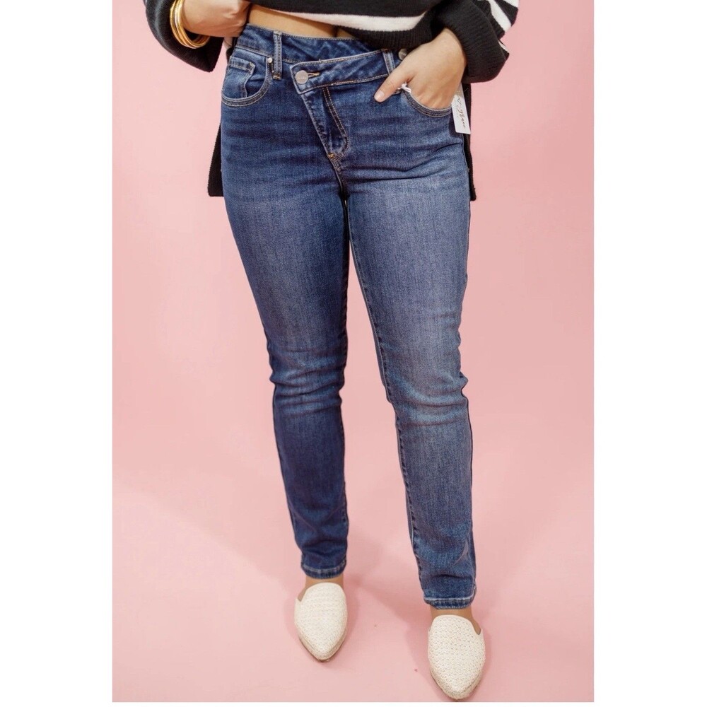 Risen Jeans Women’s 2X Blue Mid Rise Crossover Relaxed Skinny Denim Stretch